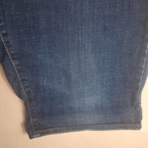 Levi's Blue‎ Bermuda Shorts Cotton Blend Size 33 Zip Solid Denim Women's - Picture 6 of 12